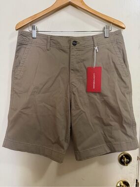 Lucky Brand Men's Khaki Casual Chino Shorts size 33 flat front short.
